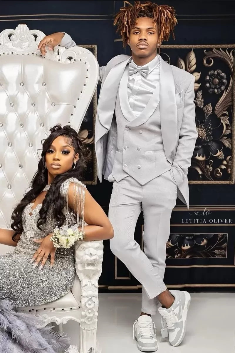 Glamorous Gray Bespoke Jacquard Prom Men Suits With Stain Shawl Lapel