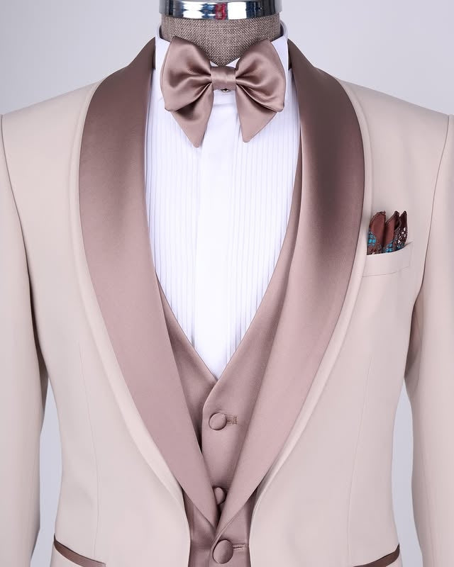 Generous Beige Shawl Lapel 3 Pieces Wedding Suits