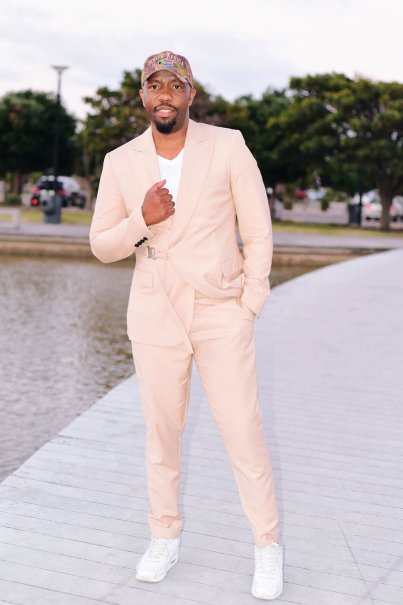 Light Pink Peaked Lapel Men Suits With Buckle