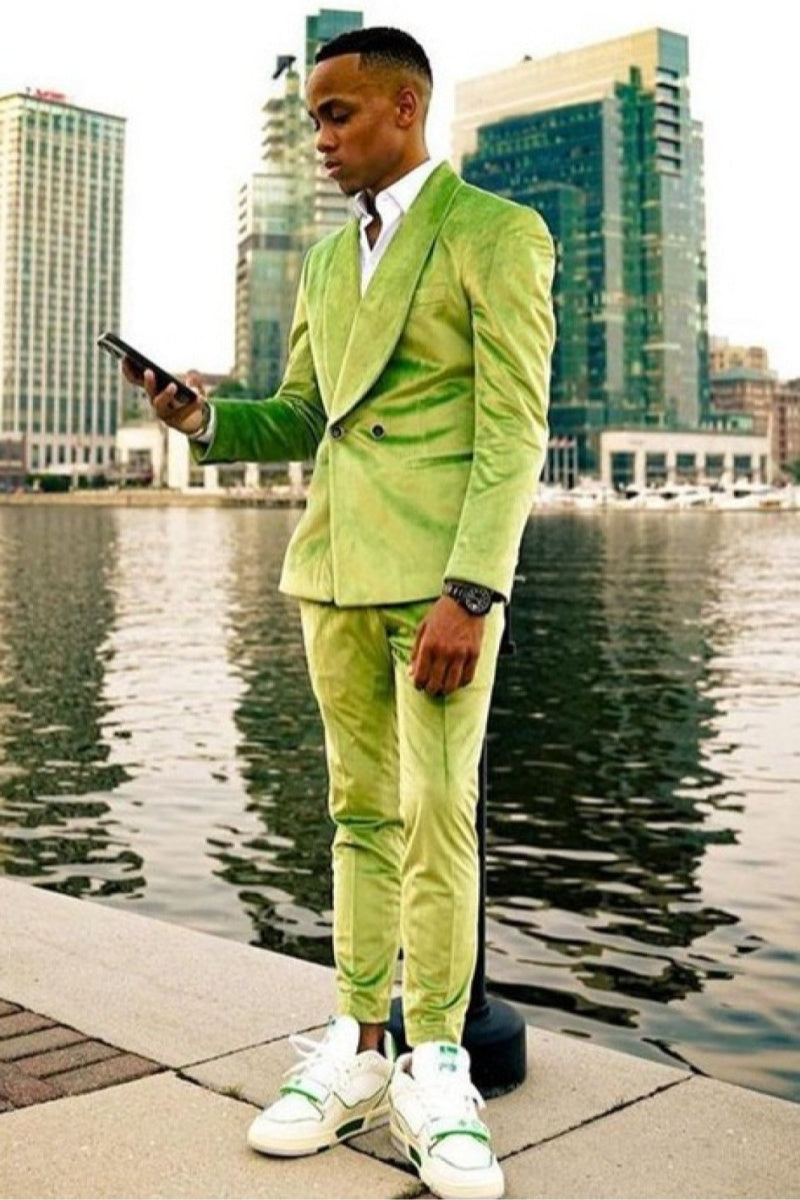 Stylish Green Velvet Shawl Lapel Double Breasted Prom Suits