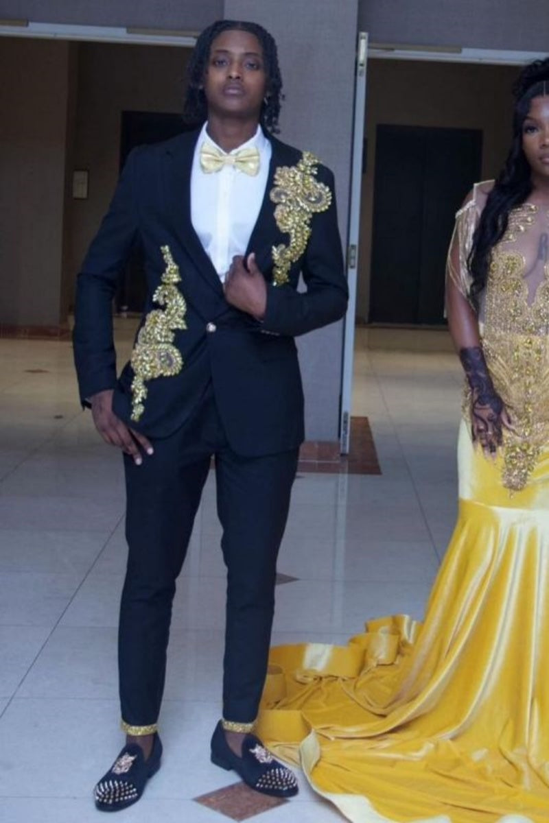 Newest Black Notched Lapel Prom Suits With Appliques