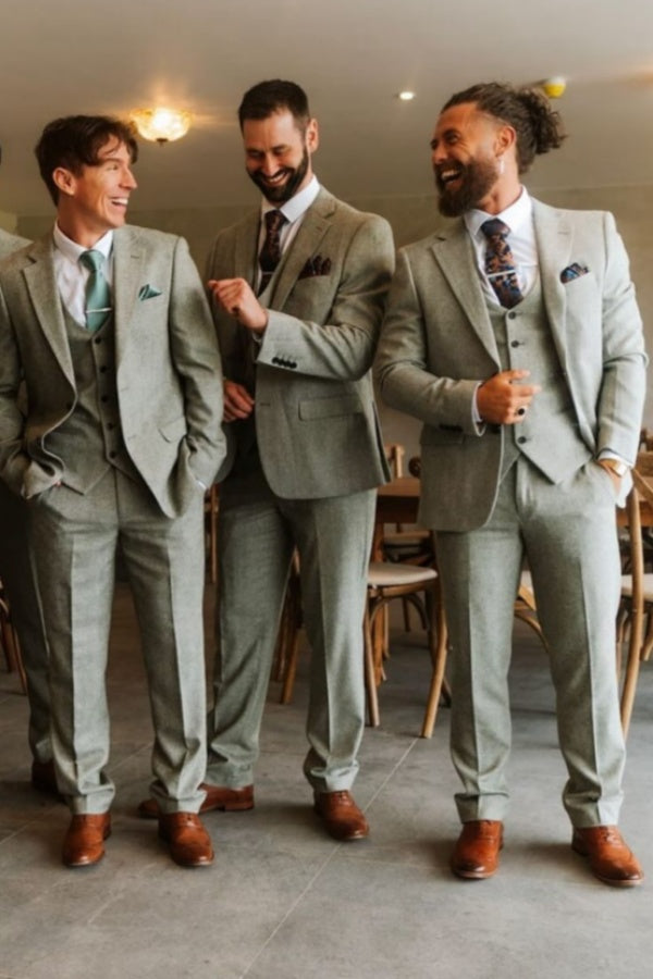Modern Gray Notched Lapel Wedding Groomsmen Suits With Waistcoat