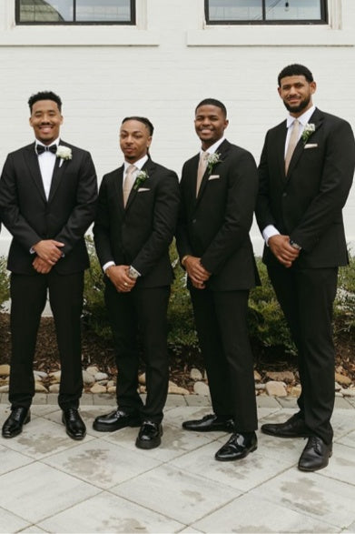 Handsome Black Notched Lapel Wedding Groomsmen Suits