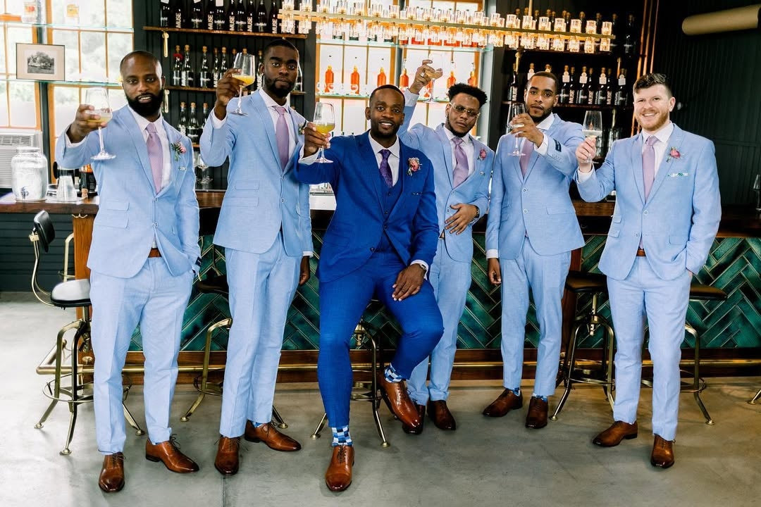 Light Blue Peaked Lapel Close Fitting Wedding Groomsmen Suits