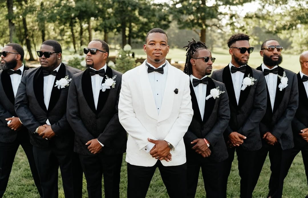 Bespoke Black Shawl Lapel Wedding Groomsmen Suits