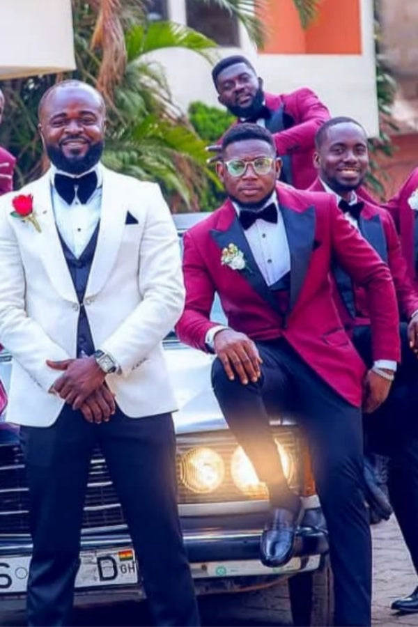 Glamorous Red Peaked Lapel 3 Pieces Wedding Groomsmen Suits