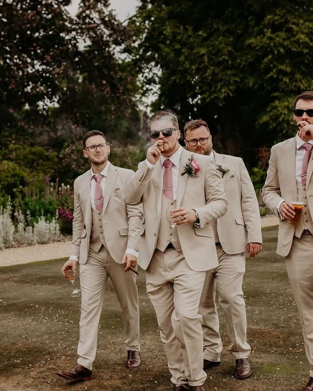 Stylish Light Khaki 3 Pieces Notched Lapel Wedding Groomsmen Suits