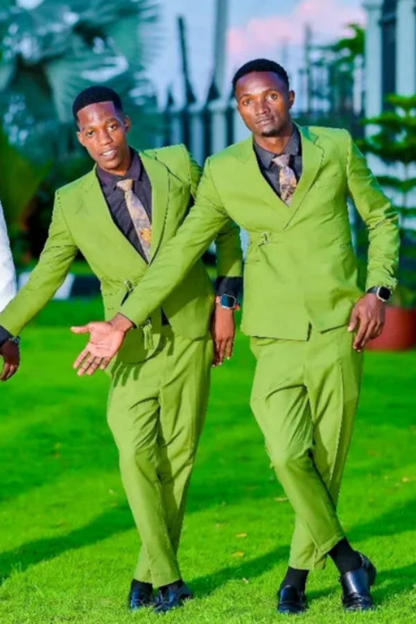 Modern Green Notched Lapel Wedding Groomsmen Suits With Belt