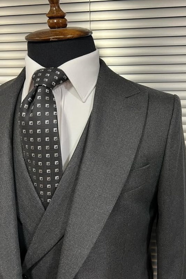 3 Pieces New Arrival Fashion Gray Peaked Lapel Business Men Suits