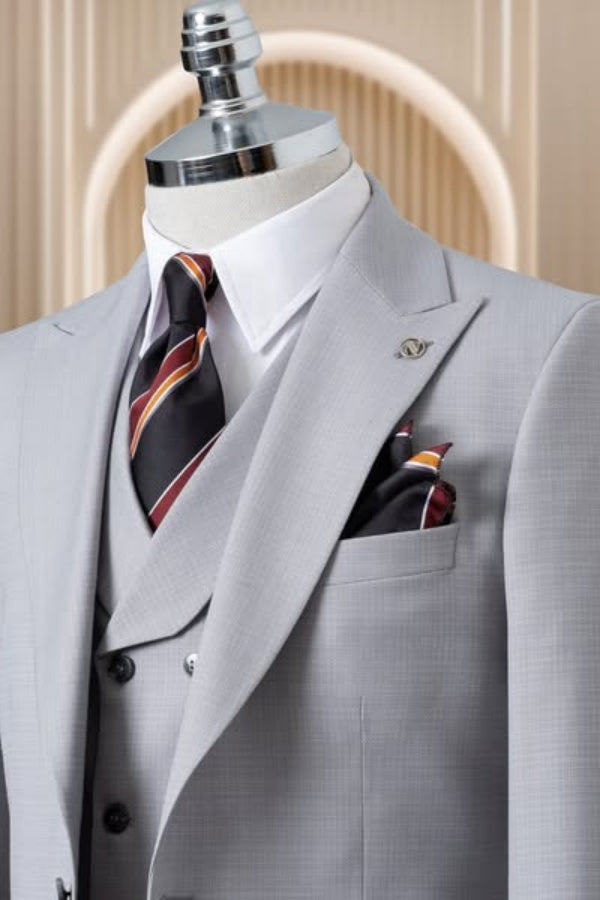 Classic Light Gray 3 Pieces Peaked Lapel Business Men Suits