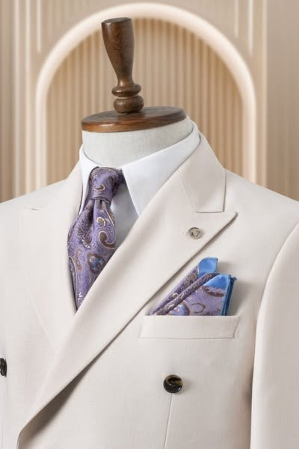 Chic Off-white Double Breasted Peaked Lapel Business Suits