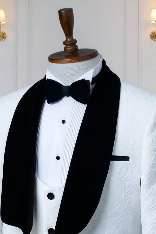Fashion White Jacquard 3 Pieces Wedding Suits With Black Lapel