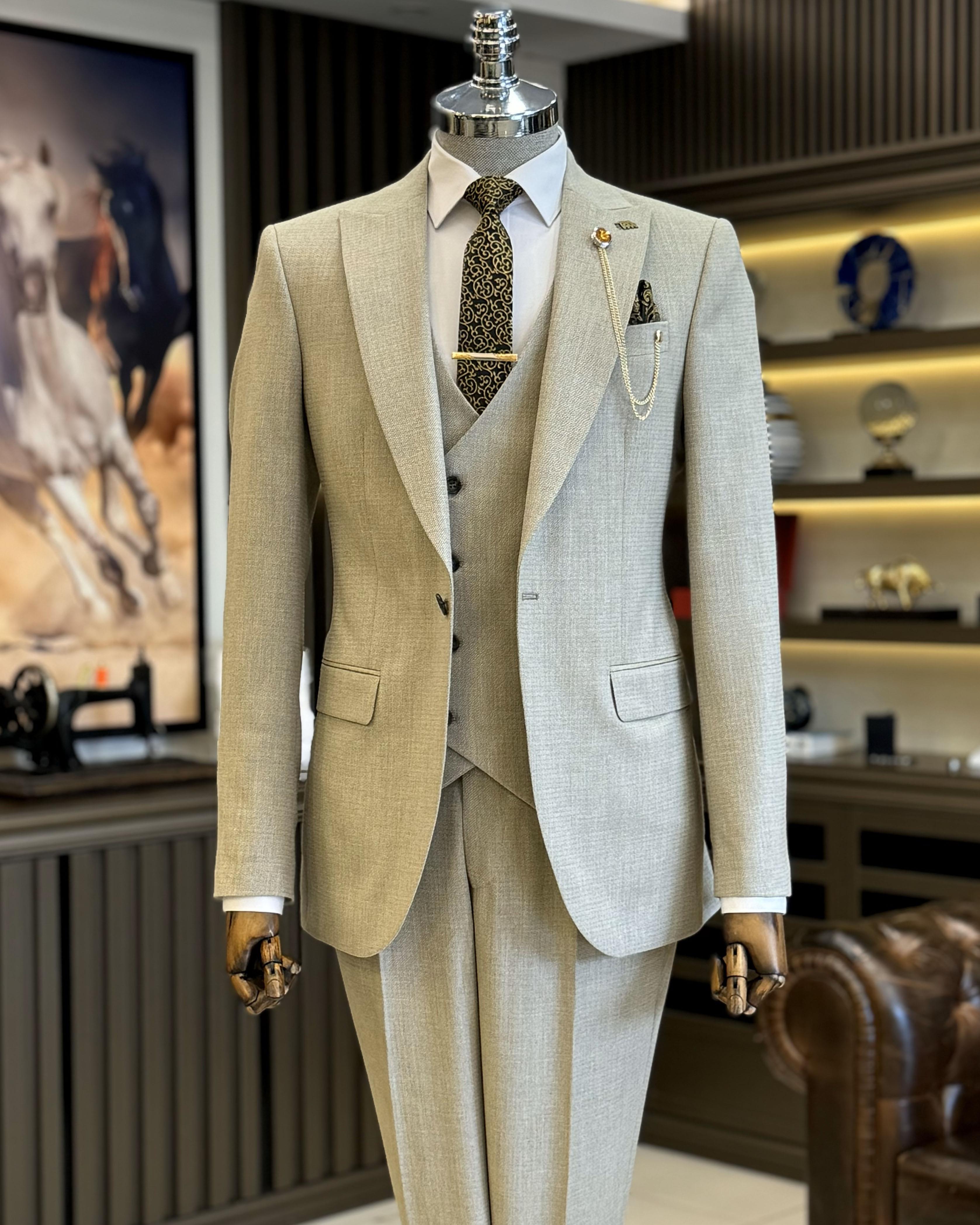 Stylish Beige Gray Peaked Lapel 3 pieces Business Suits