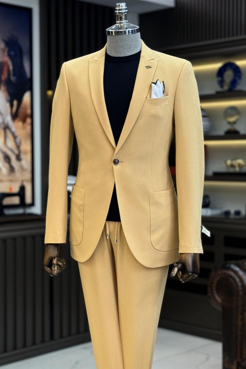 Glamorous Light Yellow Notched Lapel Prom Suits