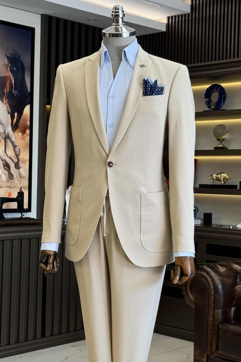 Fancy Off-White New Arrival Peaked Lapel Prom Suits For Men