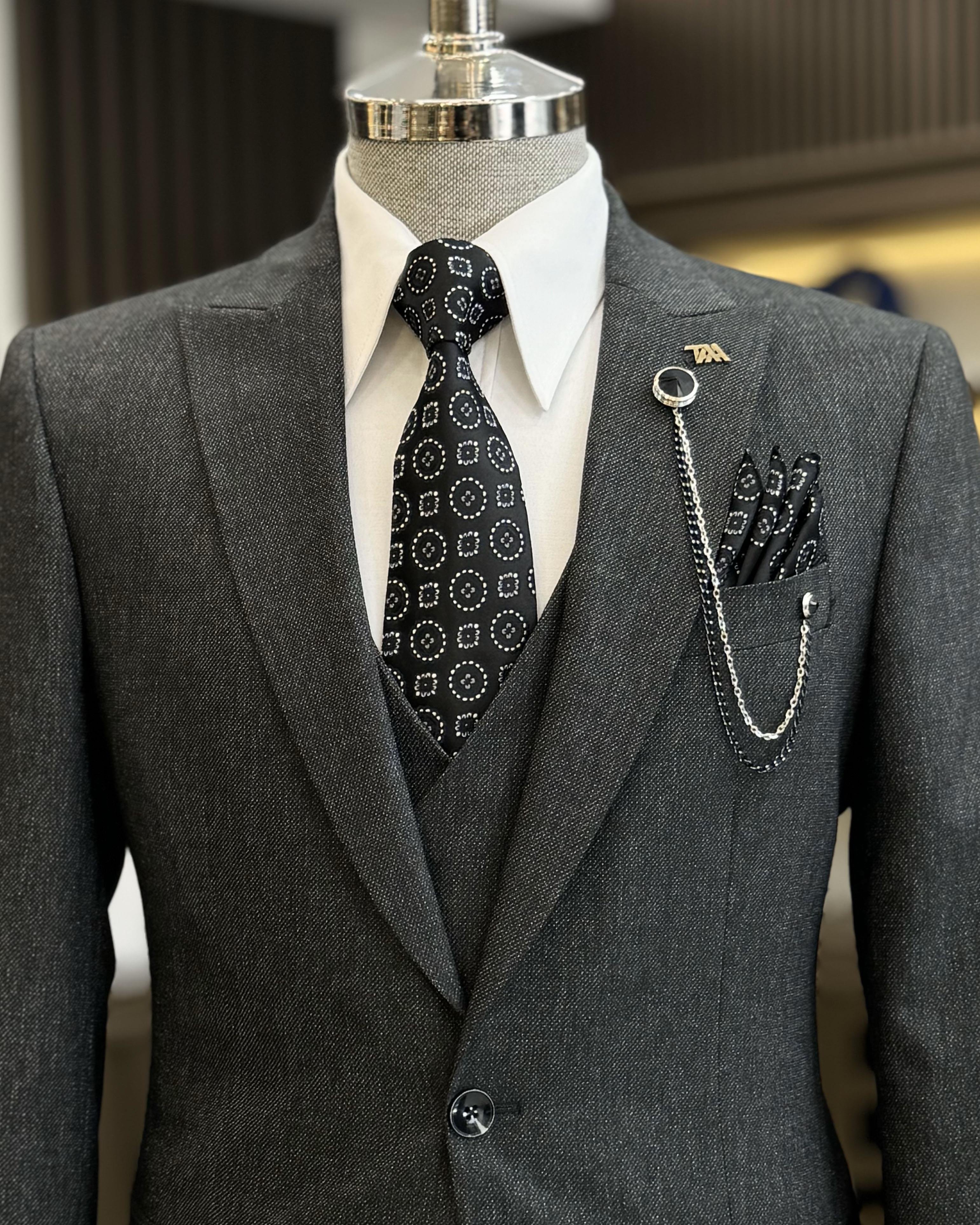 Classic Dark Gray Peaked Lapel 3 Pieces Business Suits For Men