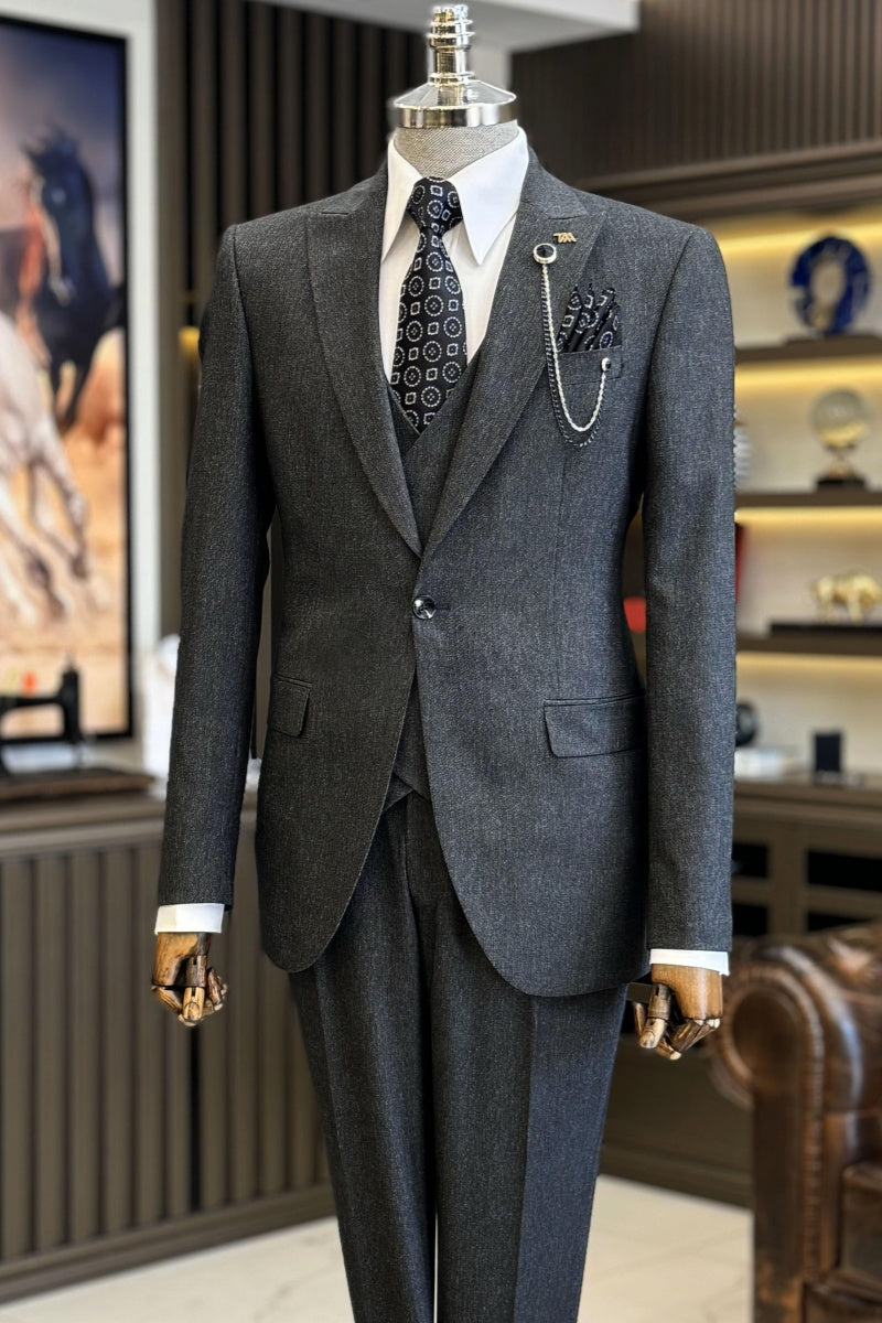 Classic Dark Gray Peaked Lapel 3 Pieces Business Suits For Men