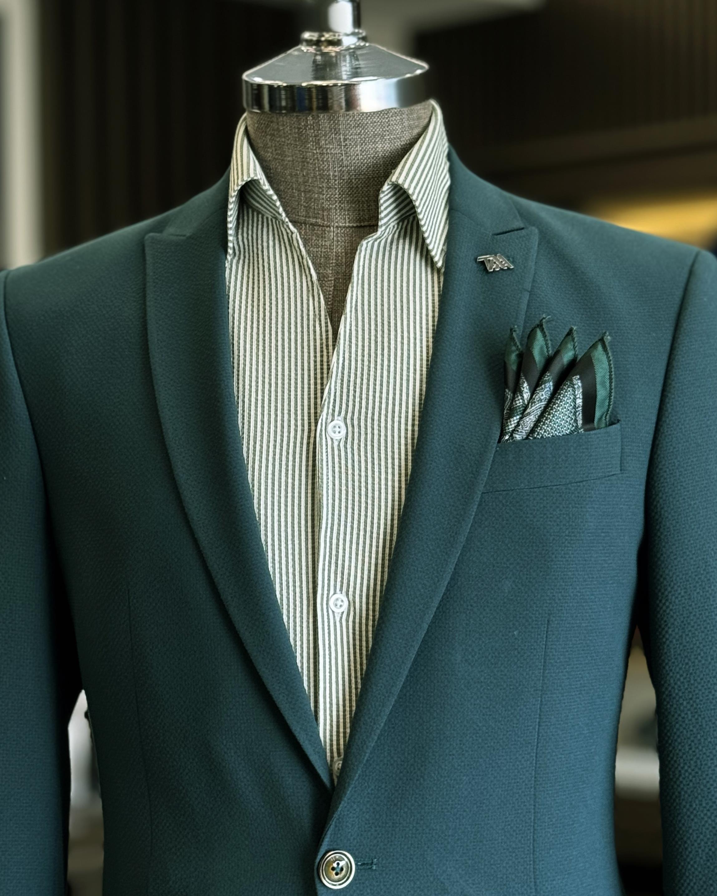 Modern Dark Green Peaked Lapel Men’s Prom Suits