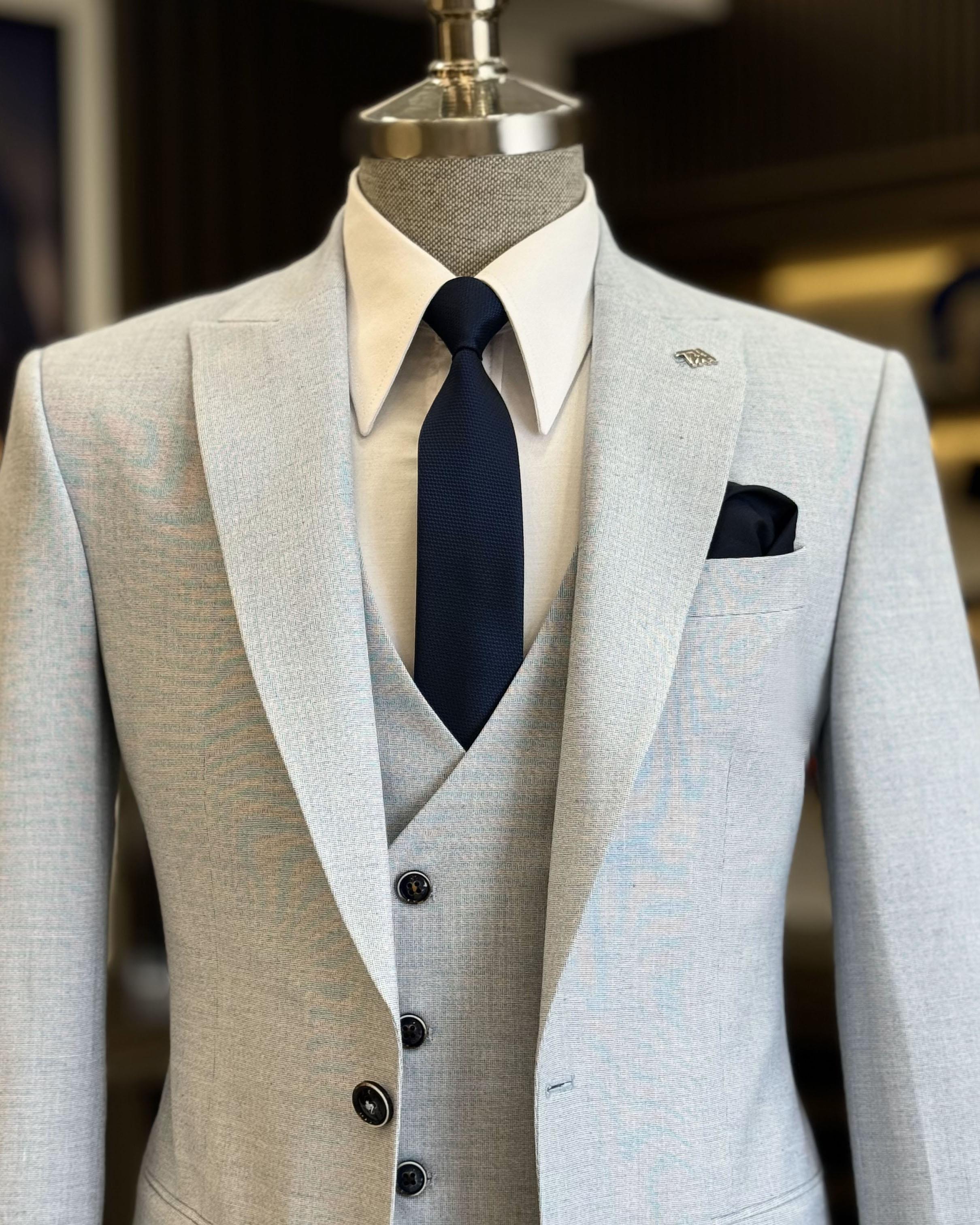 Modern Light Gray Men’s Business Suits With Waistcoat