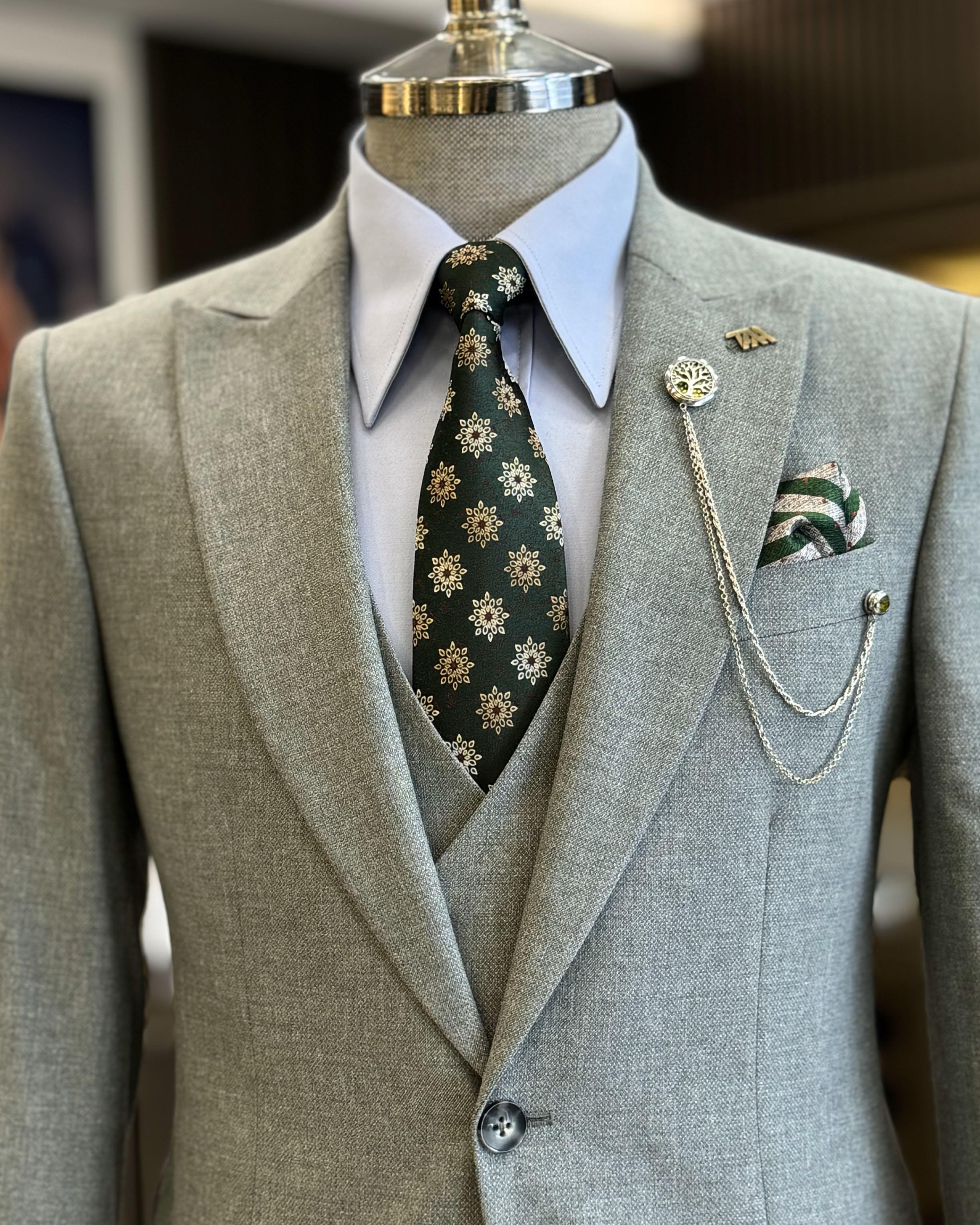 Bespoke Gray 3 Pieces Peaked Lapel Business Suits For Men