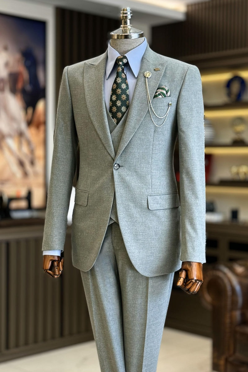 Bespoke Gray 3 Pieces Peaked Lapel Business Suits For Men