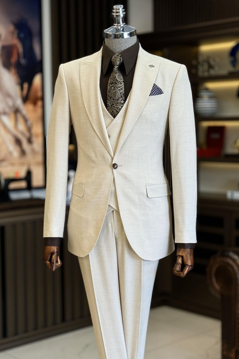 New Set Off-White Peaked Lapel Men’s Formal Suits With Waistcoat