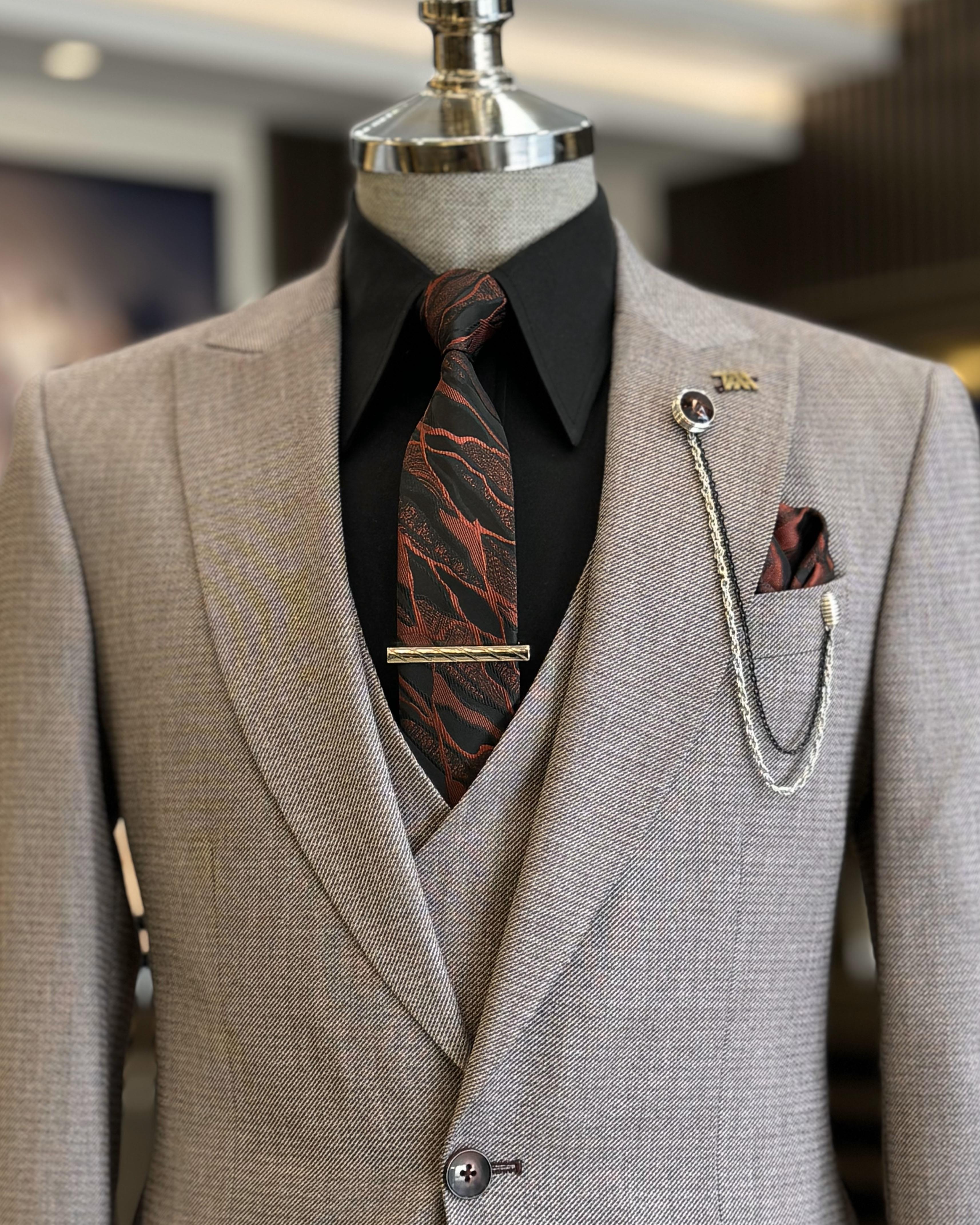 Newest Light Brown 3 Pieces Peaked Lapel Business Suits