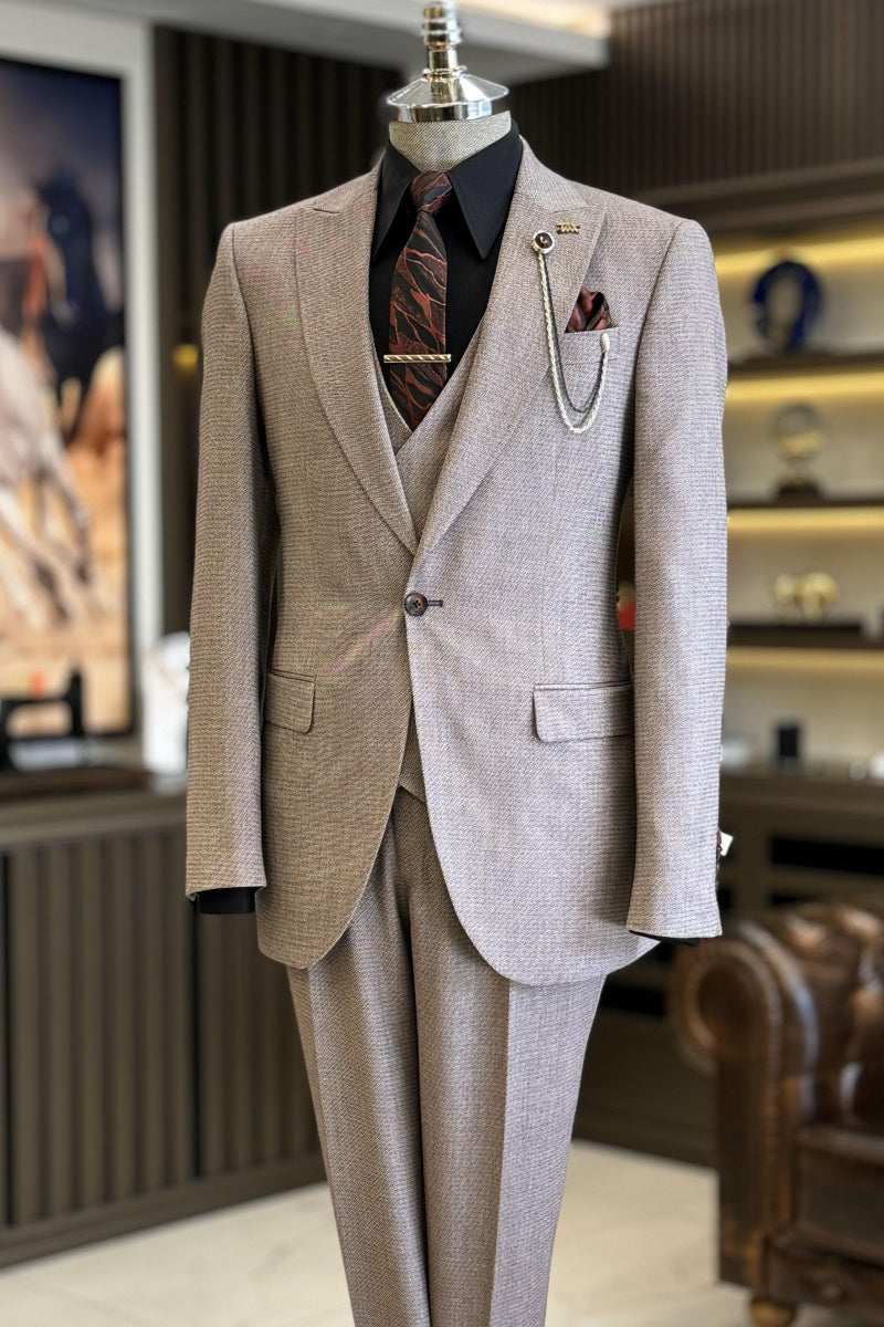 Newest Light Brown 3 Pieces Peaked Lapel Business Suits
