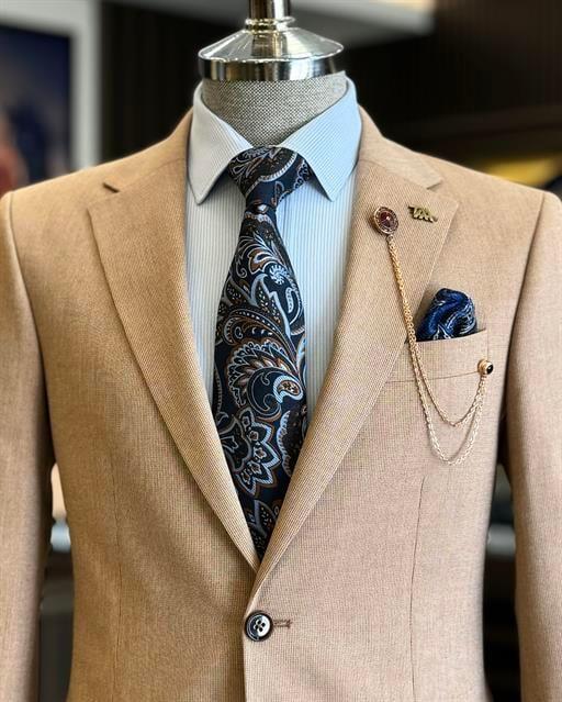 Stylish Light Brown Notched Lapel Close Fitting Business Suits