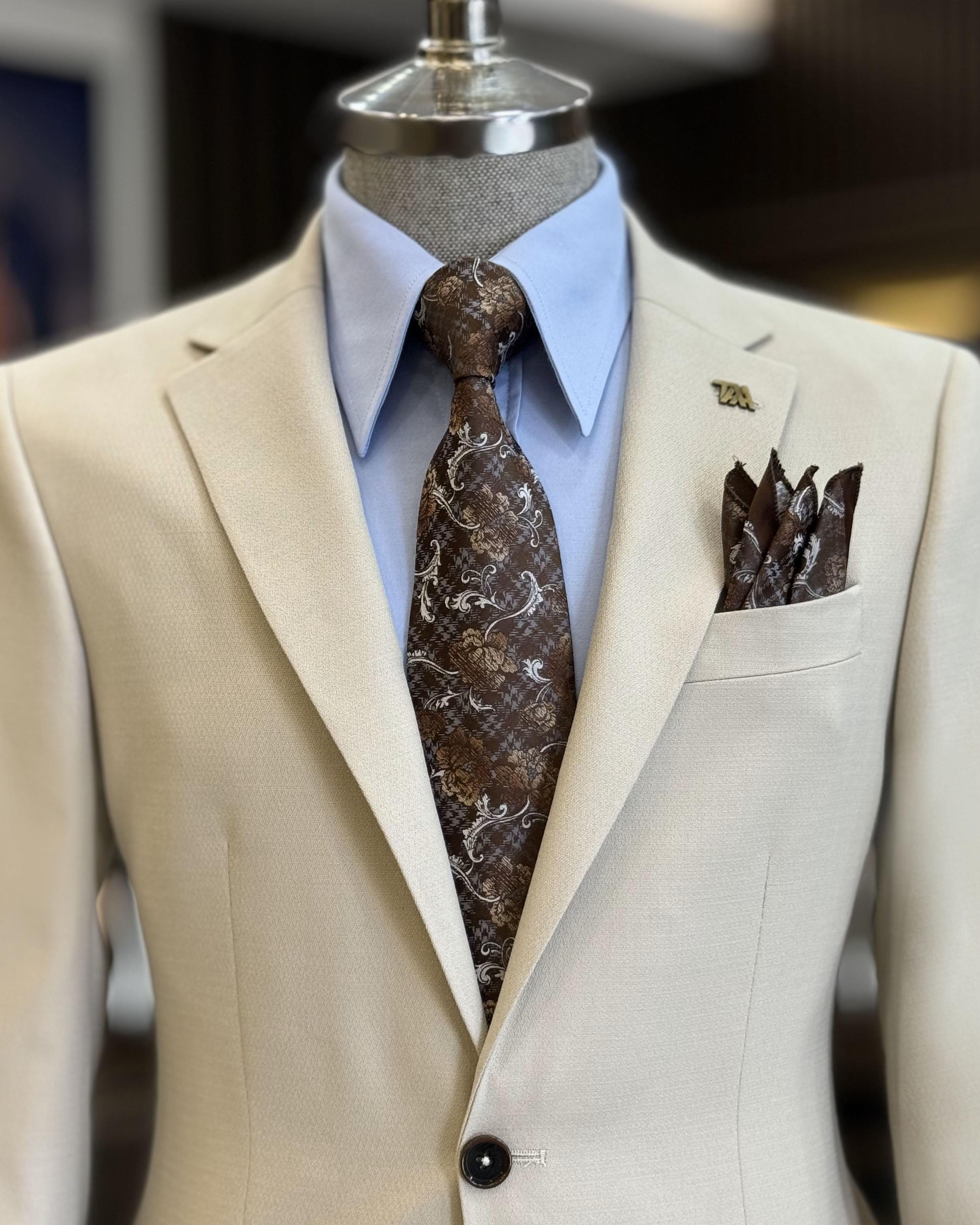 Newest Off-White Notched Lapel Close Fitting Formal Suits For Men