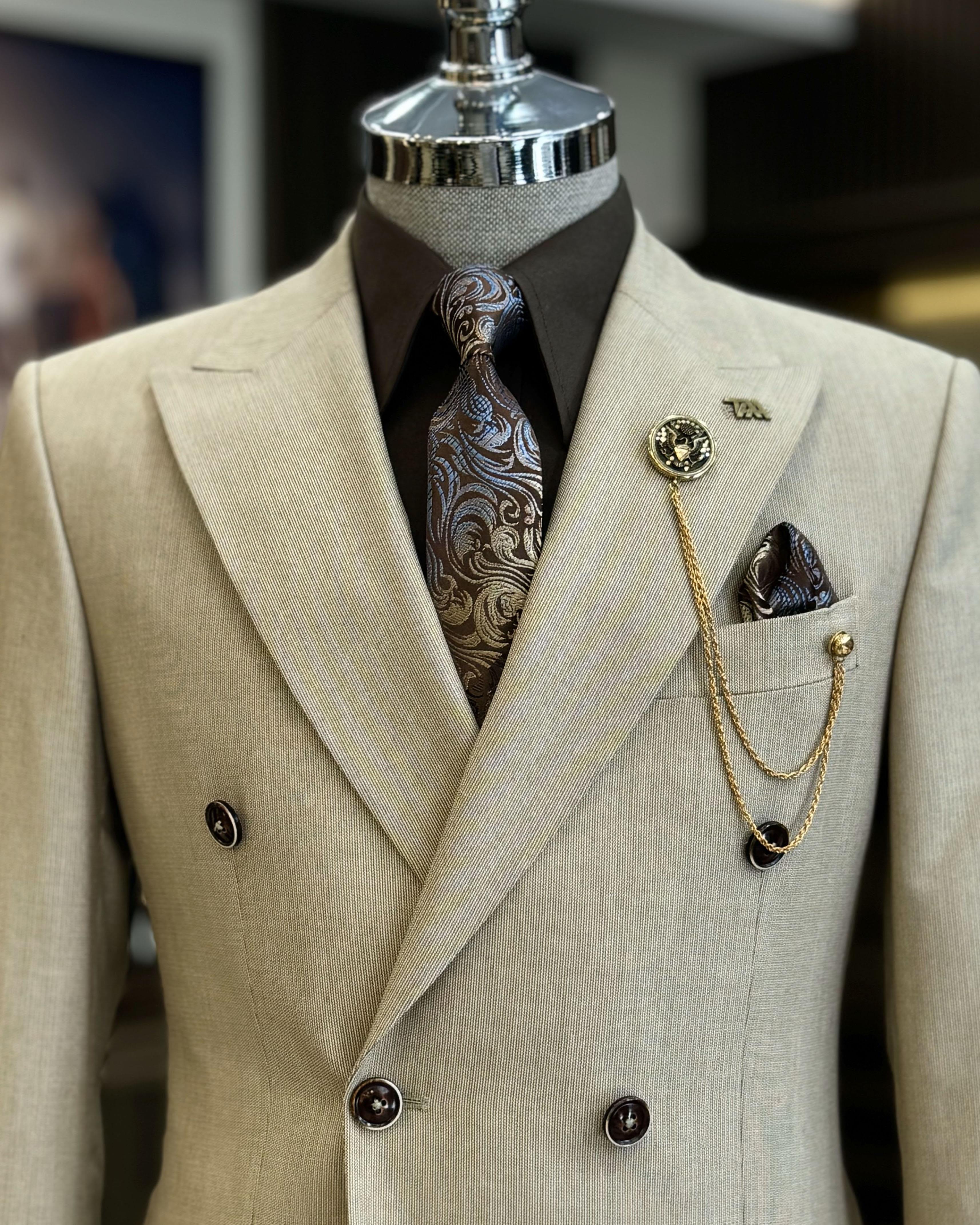New Arrival Khaki Double Breasted Peaked Lapel Slim Fit Men’s Suits