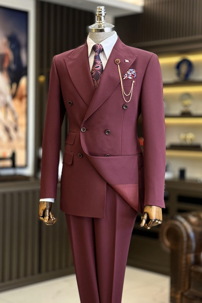 Stylish Burgundy Peaked Lapel Double Breasted Prom Suits