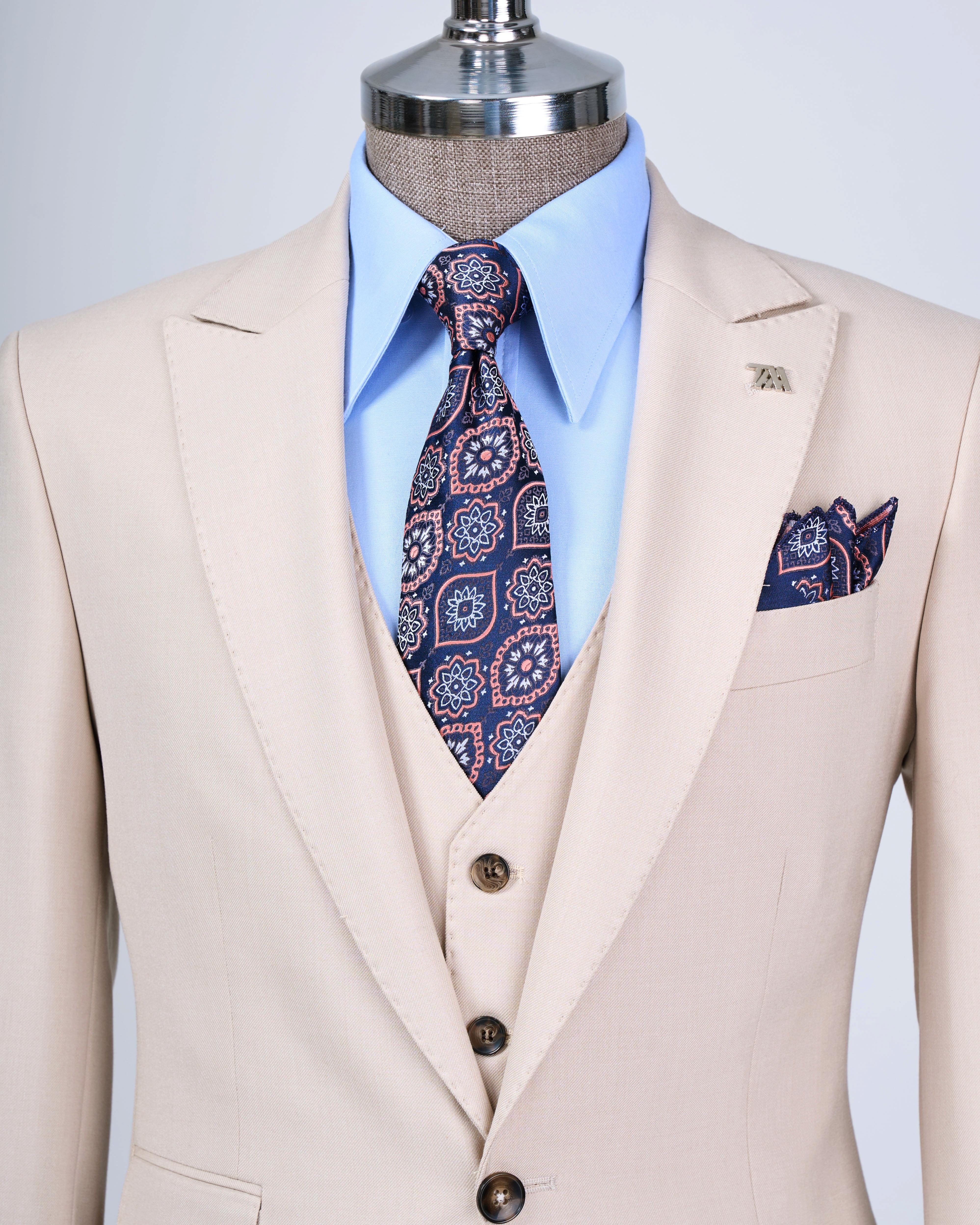 Glamorous Off-White Bespoke 3 Pieces Formal Suits For Men