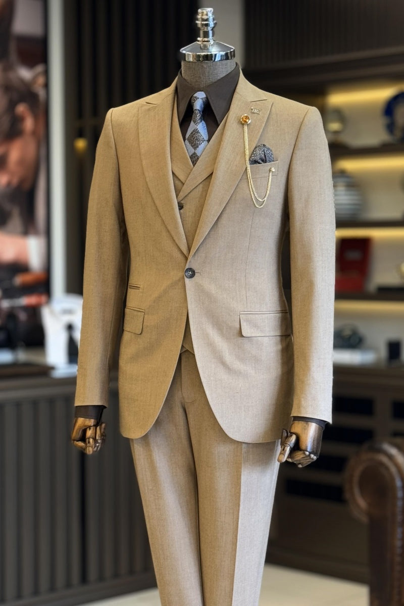 Newest Light Brown Men's Close Fitting Business Suits With Waistcoat