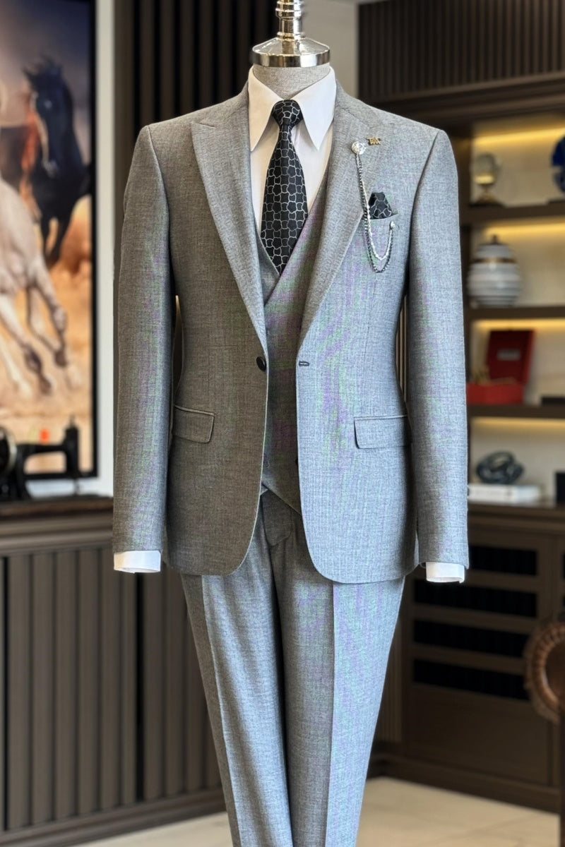 Light Gray Stylish Bespoke 3 Pieces Men's Business Suits
