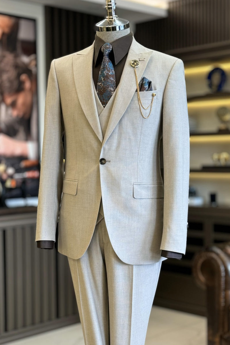 Glamorous 3 Pieces Off-White Peaked Lapel Men's Business Suits