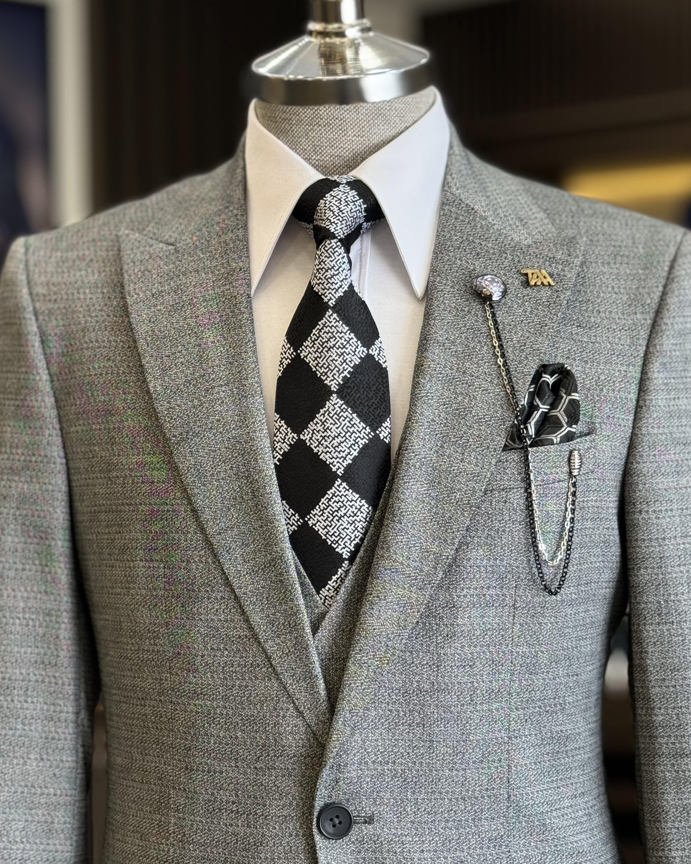 Light Gray Modern Peaked Lapel 3 Pieces Business Suits For Men