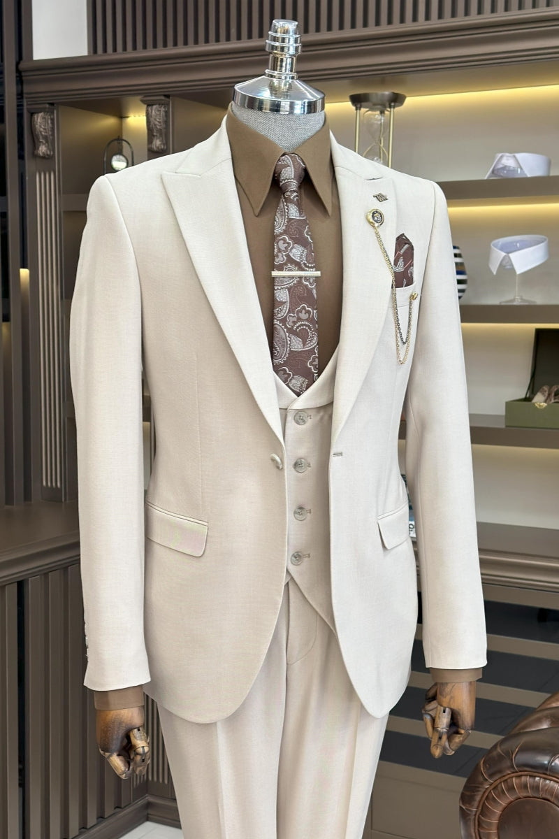 Modern Beige 3 Pieces Peaked Lapel Business Suits