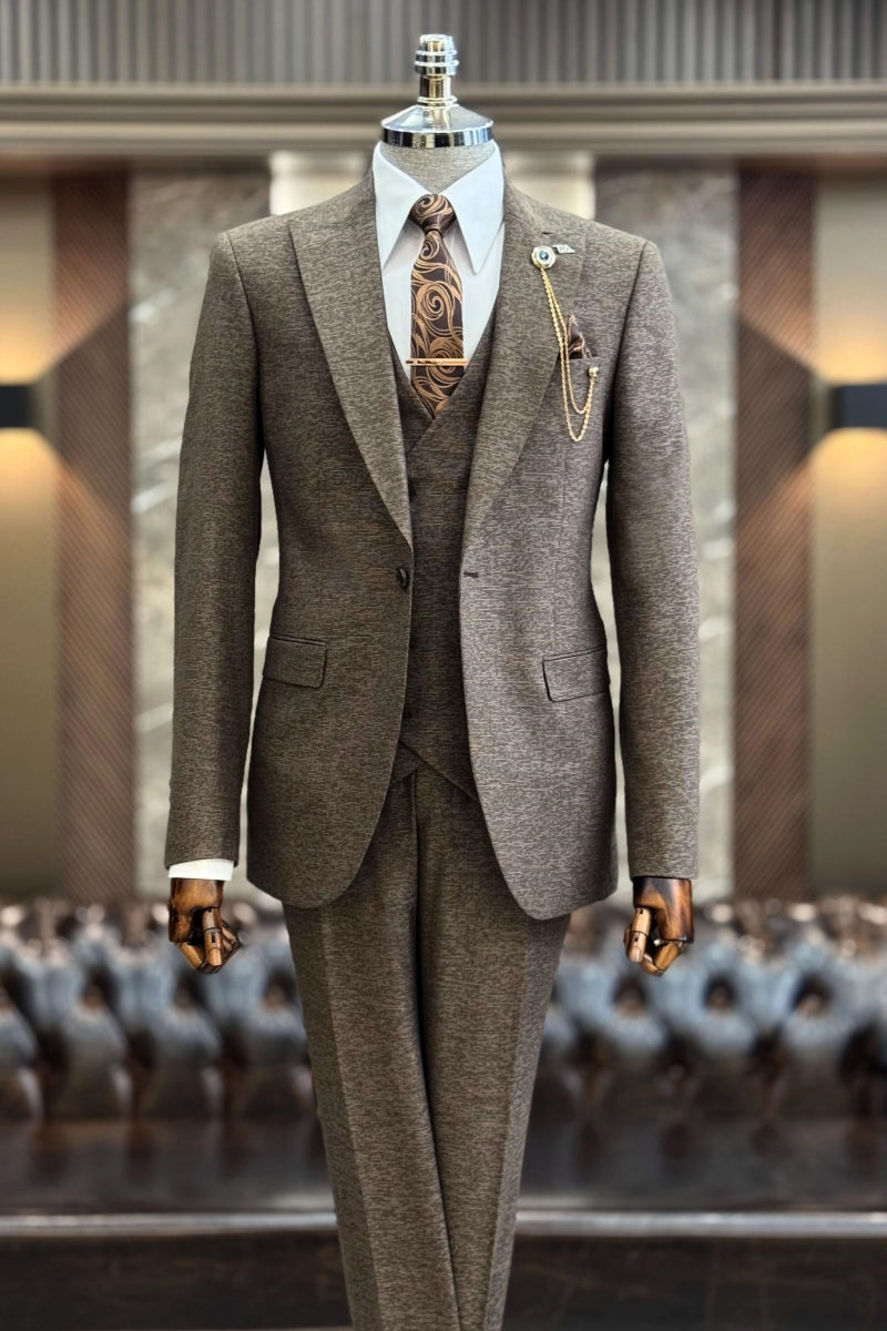 Newset Brown Peaked Lapel 3 Pieces Business Men Suits