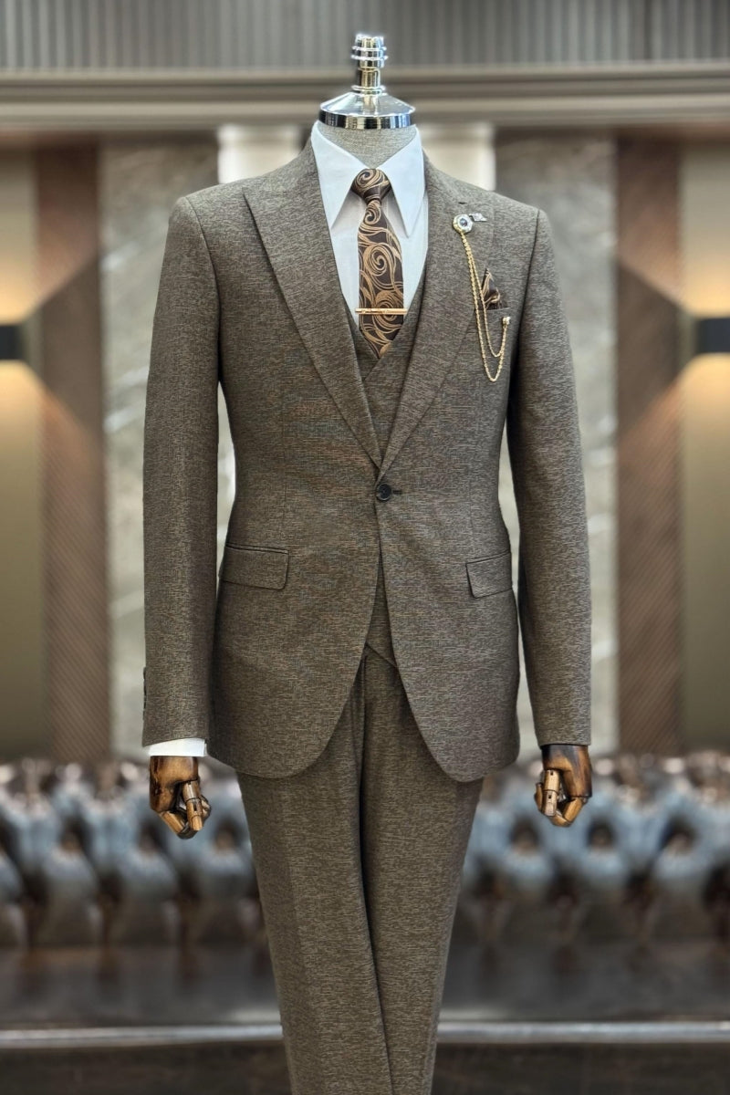 Newset Brown Peaked Lapel 3 Pieces Business Men Suits