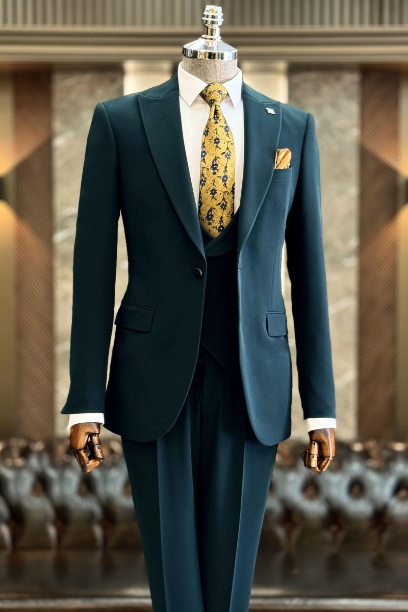 Close Fitting Dark Navy Peaked Lapel 3 Pieces Business Suits