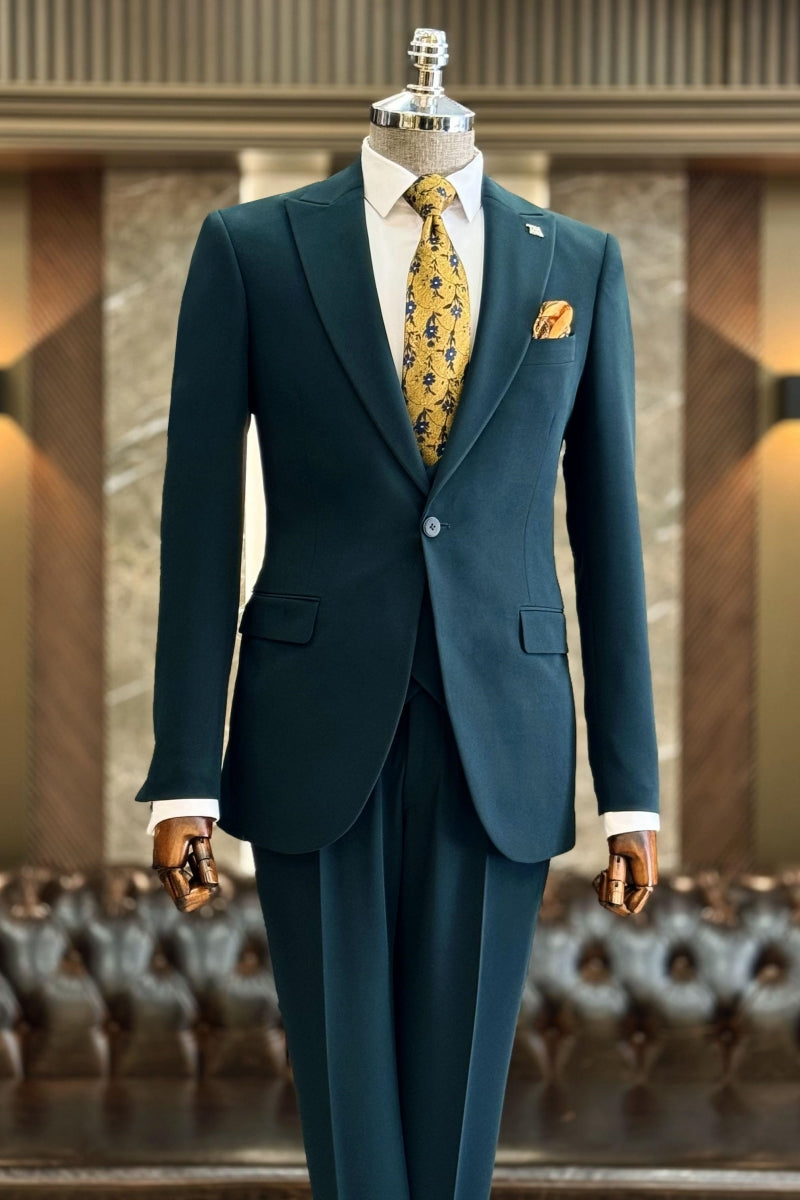 Close Fitting Dark Navy Peaked Lapel 3 Pieces Business Suits