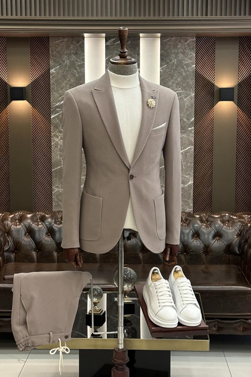 Simple Khaki Peaked Lapel One Button Business Suits