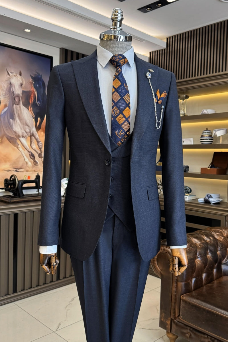 Trendy Navy Blue Peaked Lapel 3 Pieces Business Suits For Men
