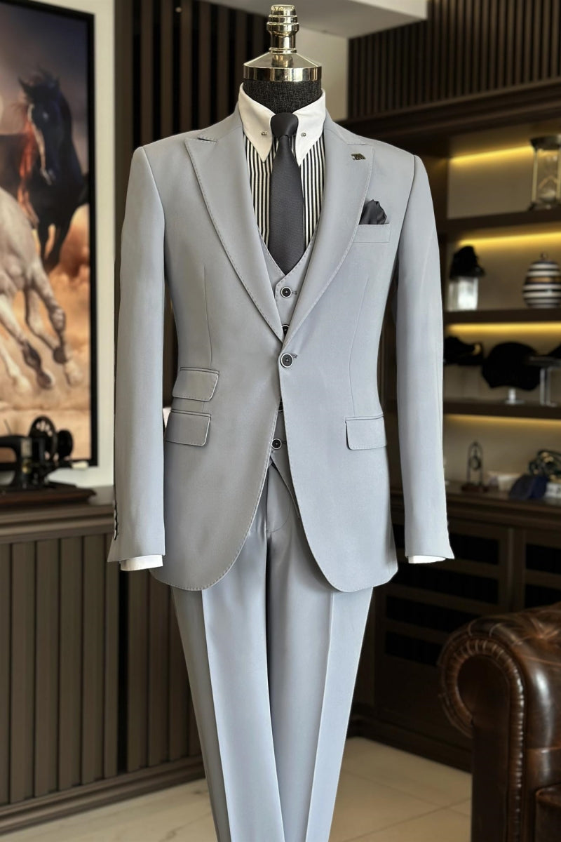 Stylish Three Pieces Light Gray Peaked Lapel Formal Suits