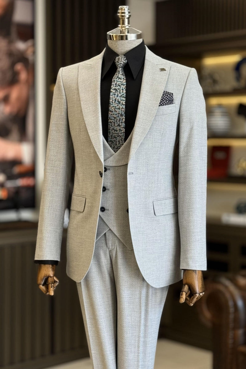 Close Fitting Light Gray 3 Pieces Business Men Suits With Waistcoat