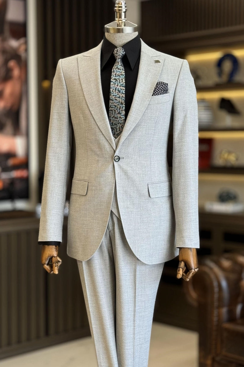 Close Fitting Light Gray 3 Pieces Business Men Suits With Waistcoat