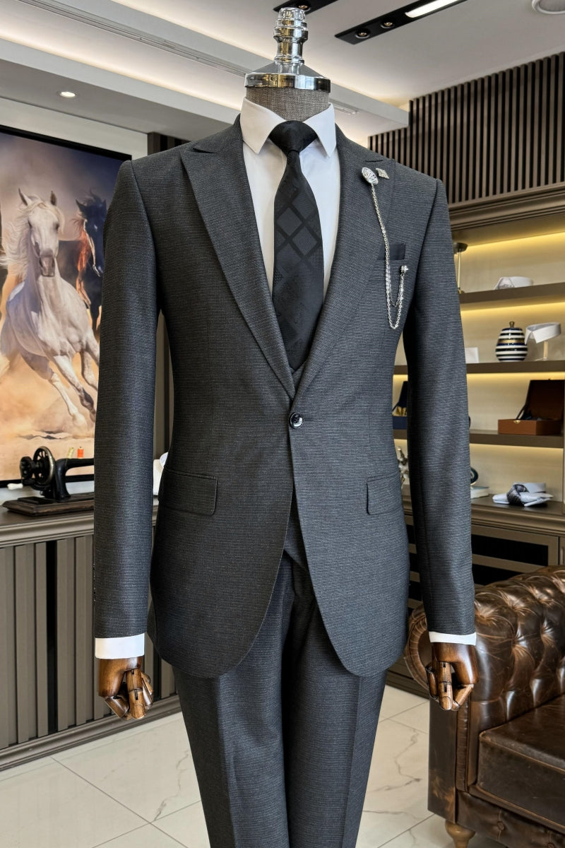 Classic Dark Gray 3 Pieces Peaked Lapel Business Suits