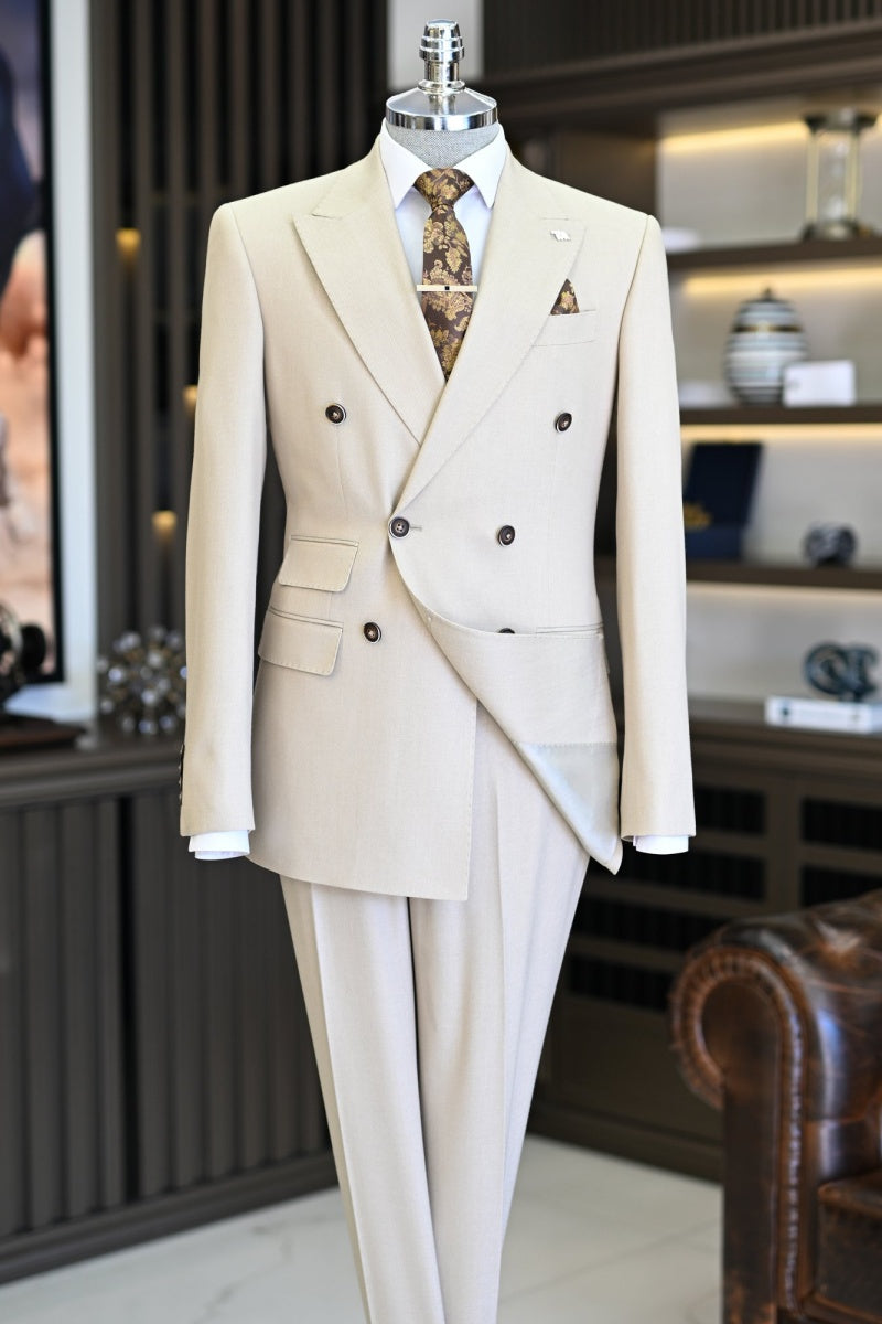 Bespoke Off-white Double Breasted Peaked Lapel Business Suits