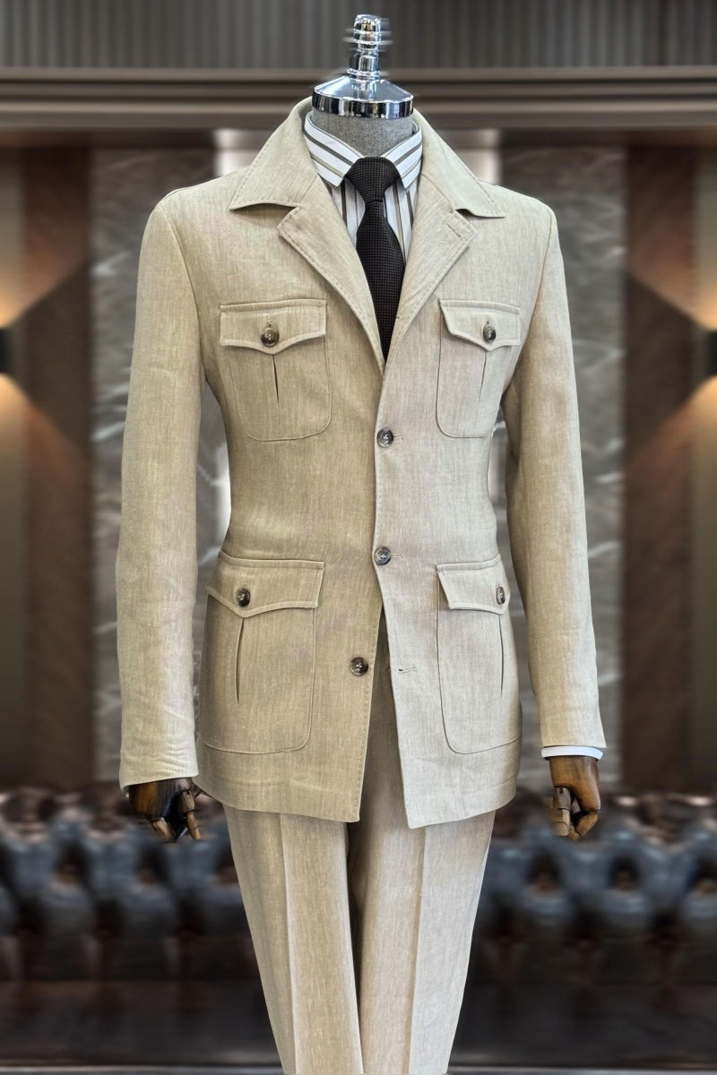 Newest Off-white Notch Lapel Prom Suits With 4 Pockets